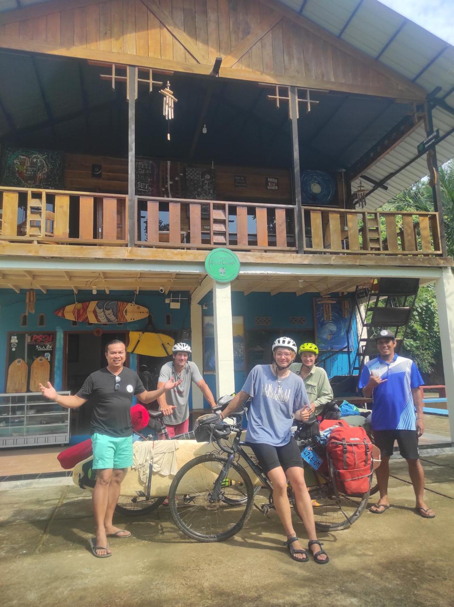Air Manis Secret Surfcamp Apartment Taluk Batung Exterior photo